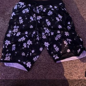 Mens size medium shorts